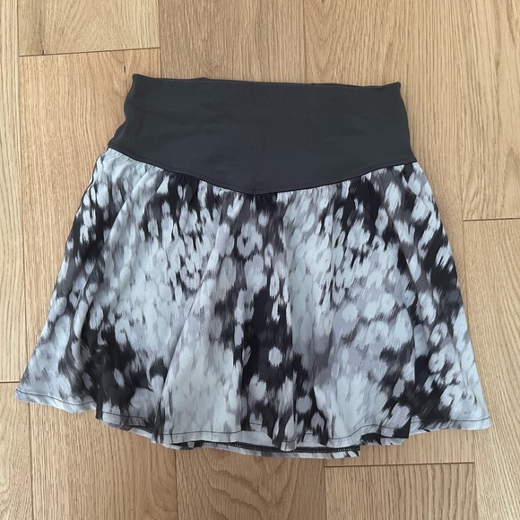 offline by aerie flowy skirt with built in shorts (skort) - Picture 2 of 8